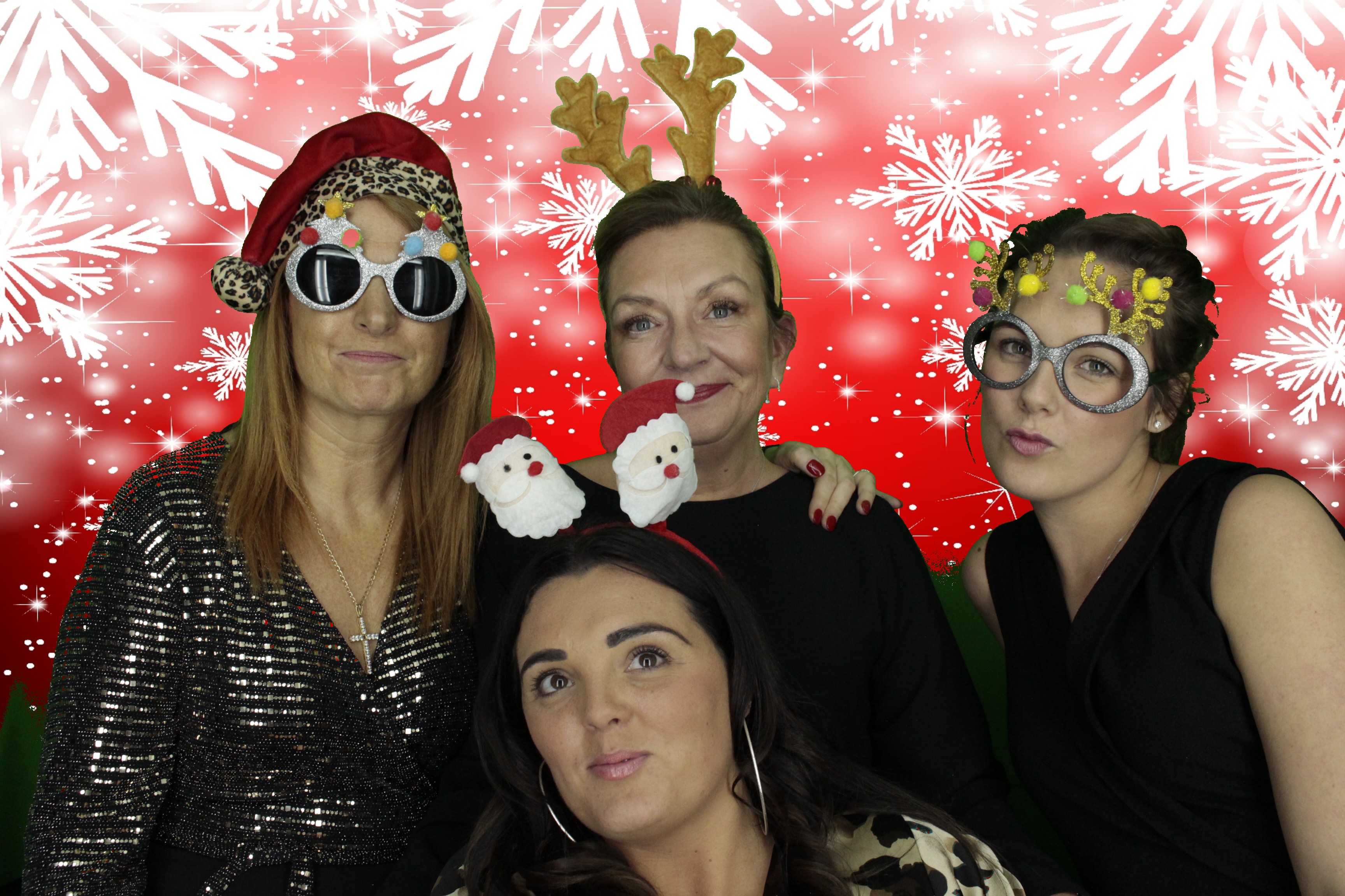 Silvermere Christmas Party | View more photos from the event at gallery.myphotoboothexperience.co.uk/u/MyPhotoBoothExperienceLtd/Silvermere-Christmas-Party-3